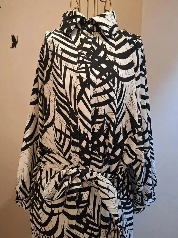 Vestido largo estampado en negro y blanco – photo 2